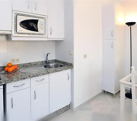 Apartment Leo Americas